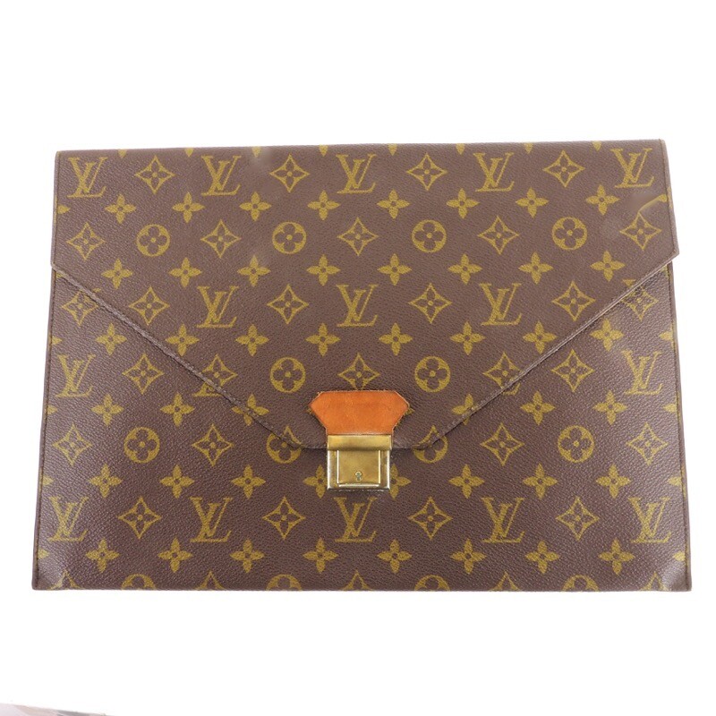 lv envelope clutch